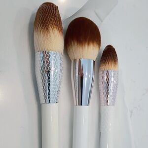 💋 La Mer Three (3) Brushes NEW
